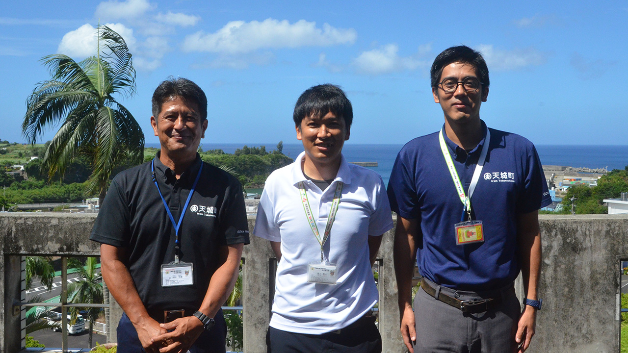 左から和田さん、富山さん、中水さん